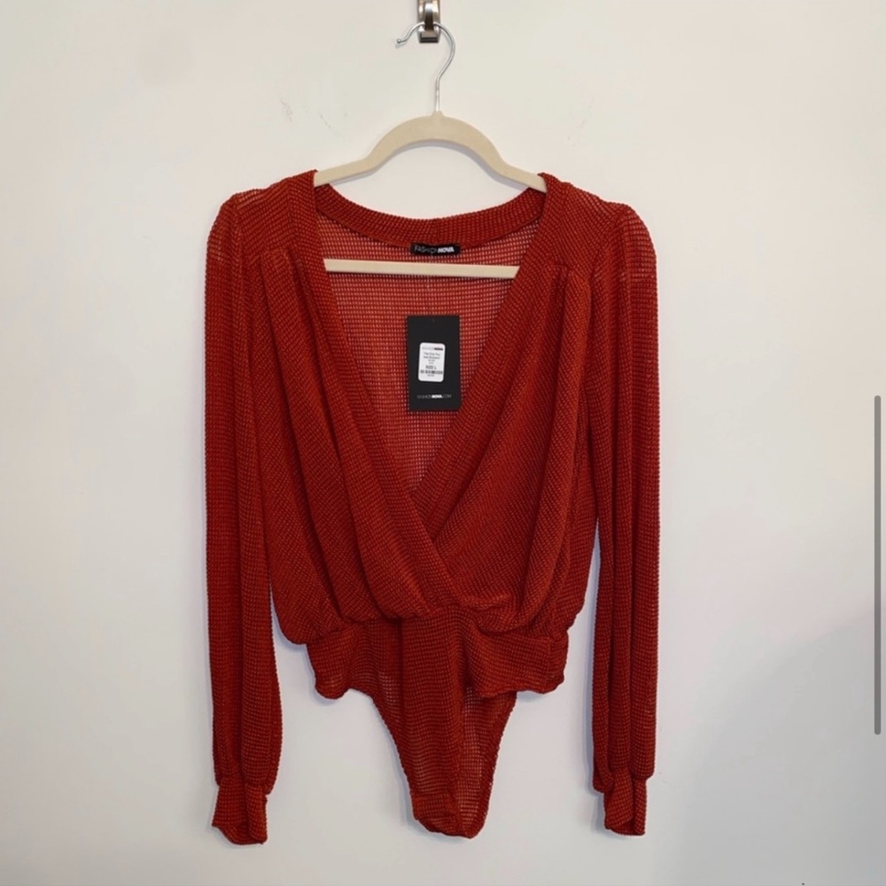 NWT Fashion Nova Rust Surplice Neckline Bodysuit in Rust/Burnt Orange - Picture 7 of 9